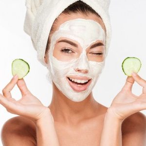 Caring for the Skin Around Your Eyes: Preventing Puffiness and Wrinkles
